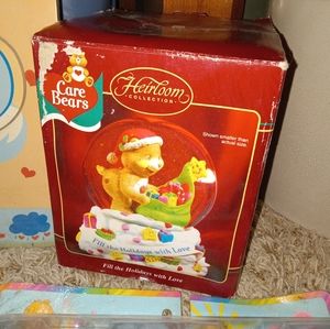 2002 Fill the Holidays with Love Care Bear snow globe in box **NEW**